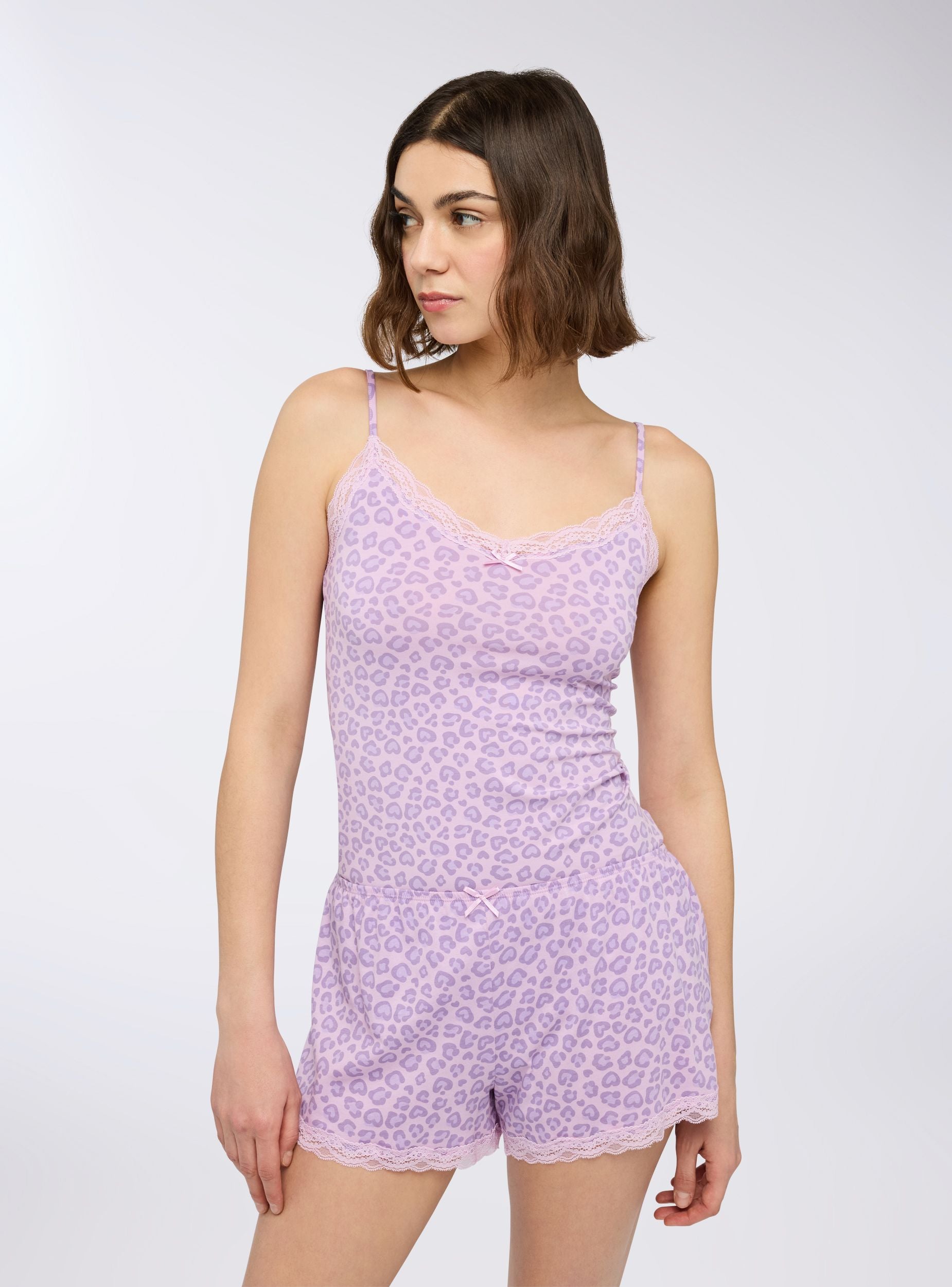 Shorts del pigiama maculati con pizzo Var glicine