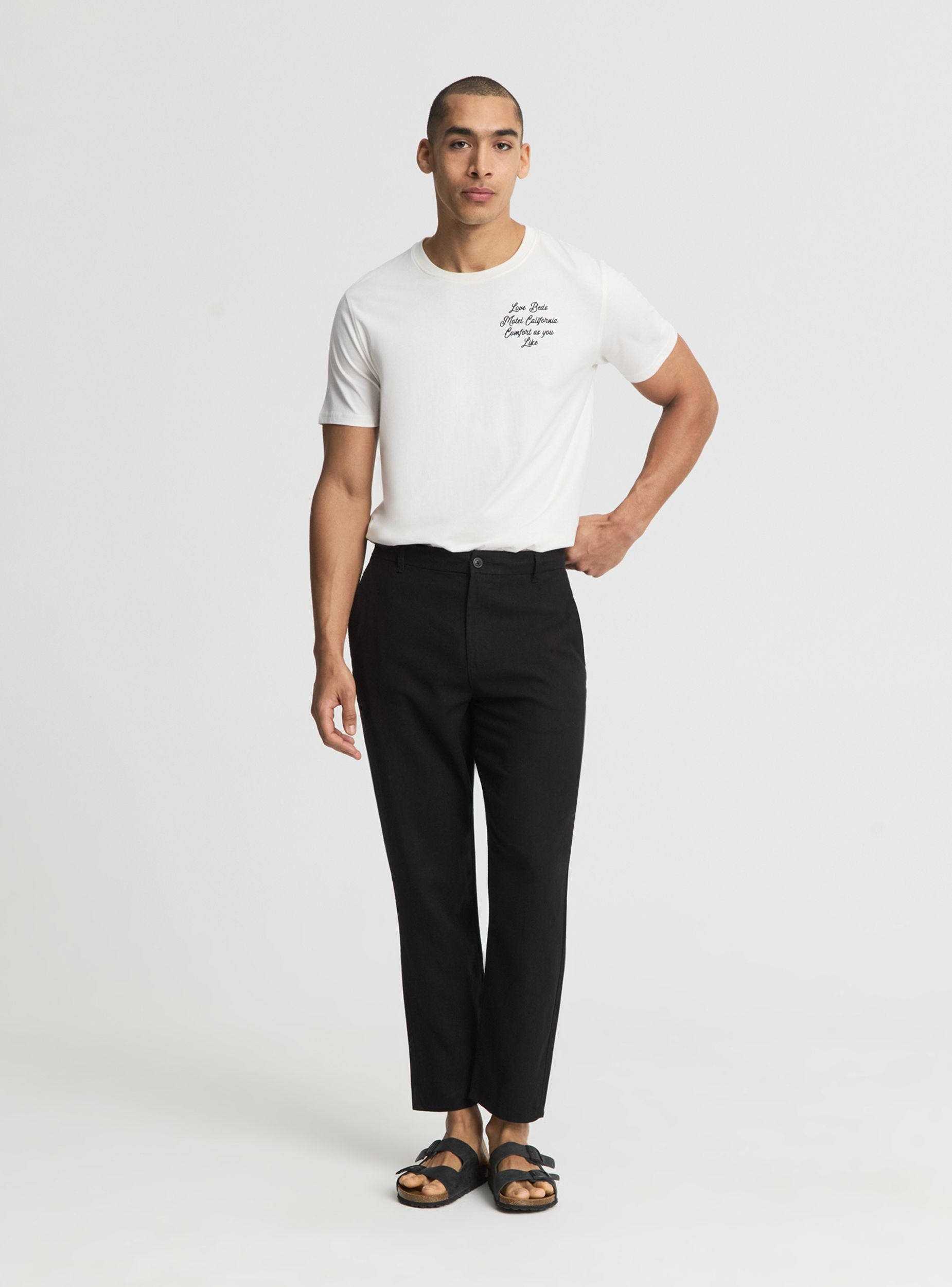 Pantaloni chinos a tinta unita con elastico in vita