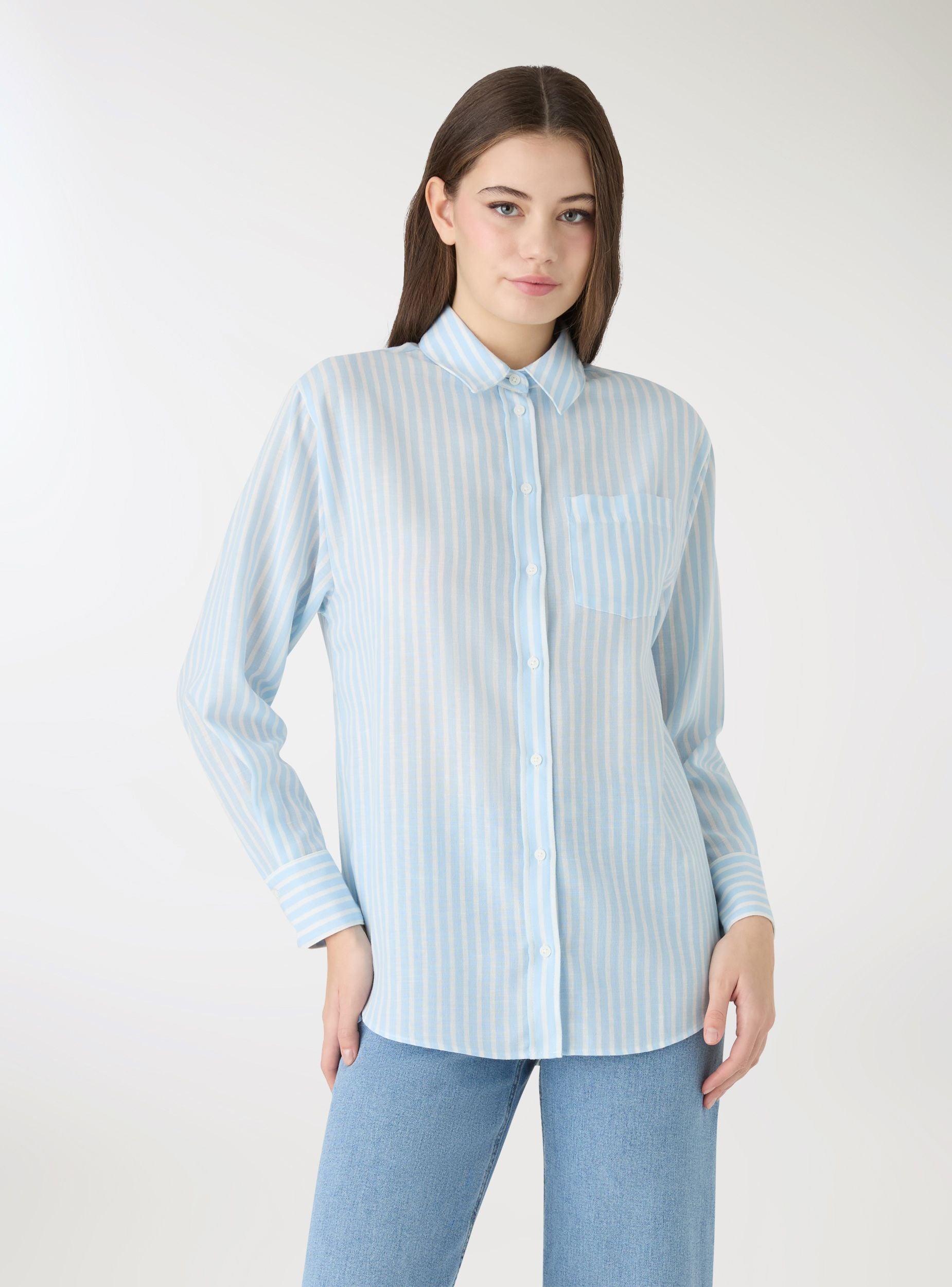 Camicia a righe con taschino Var celeste