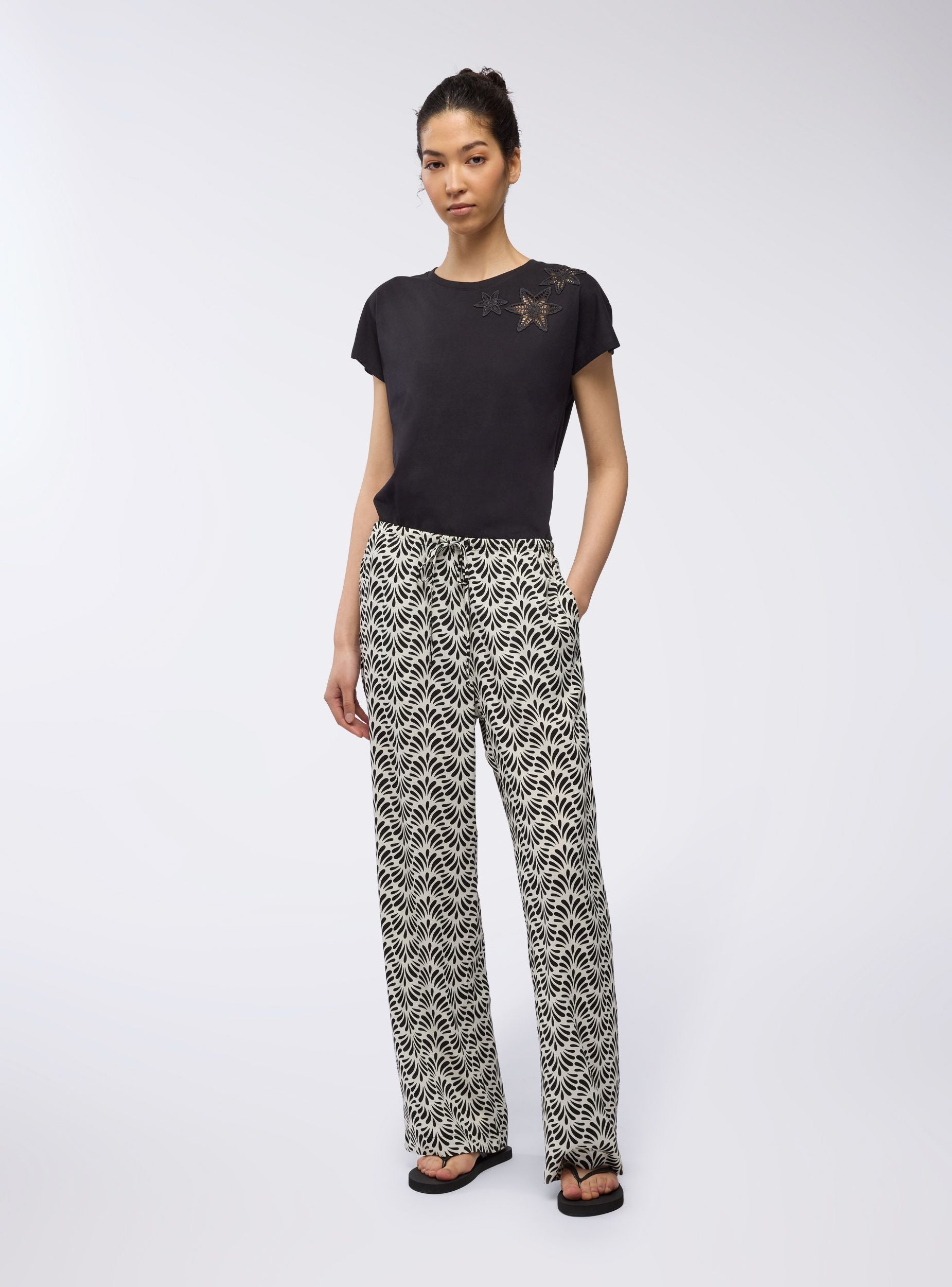 Pantaloni wide leg fantasia etnica Var nero