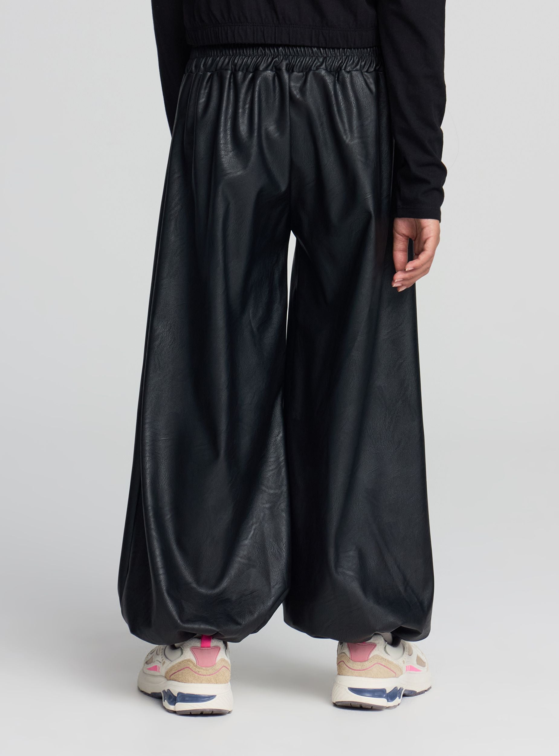 Pantaloni baggy in similpelle