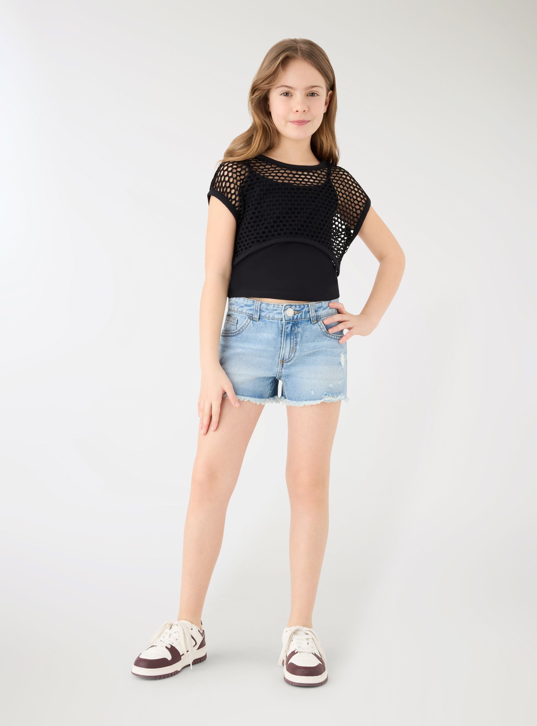 Shorts jeans con strappi e orlo sfrangiato Var blu denim medio