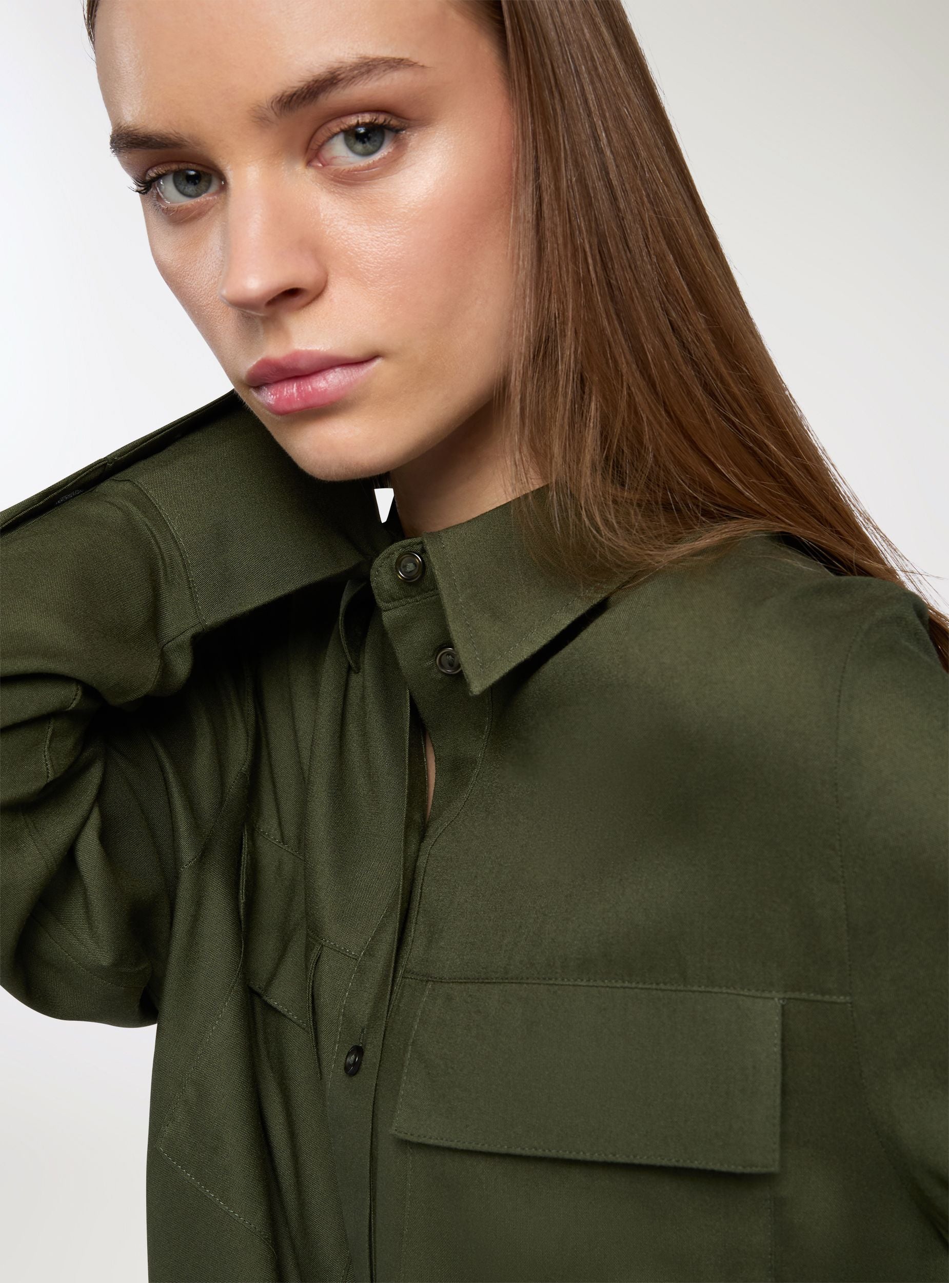 MAGLIA UNISEX (UOMO | DONNA) | SCOLLO A V | 325 GR/M2 | VALENTO | MAGLIA MAGLIA UNISEX (UOMO | DONNA) | SCOLLO A V | 325 GR/M2 | VALENTO | MAGLIA