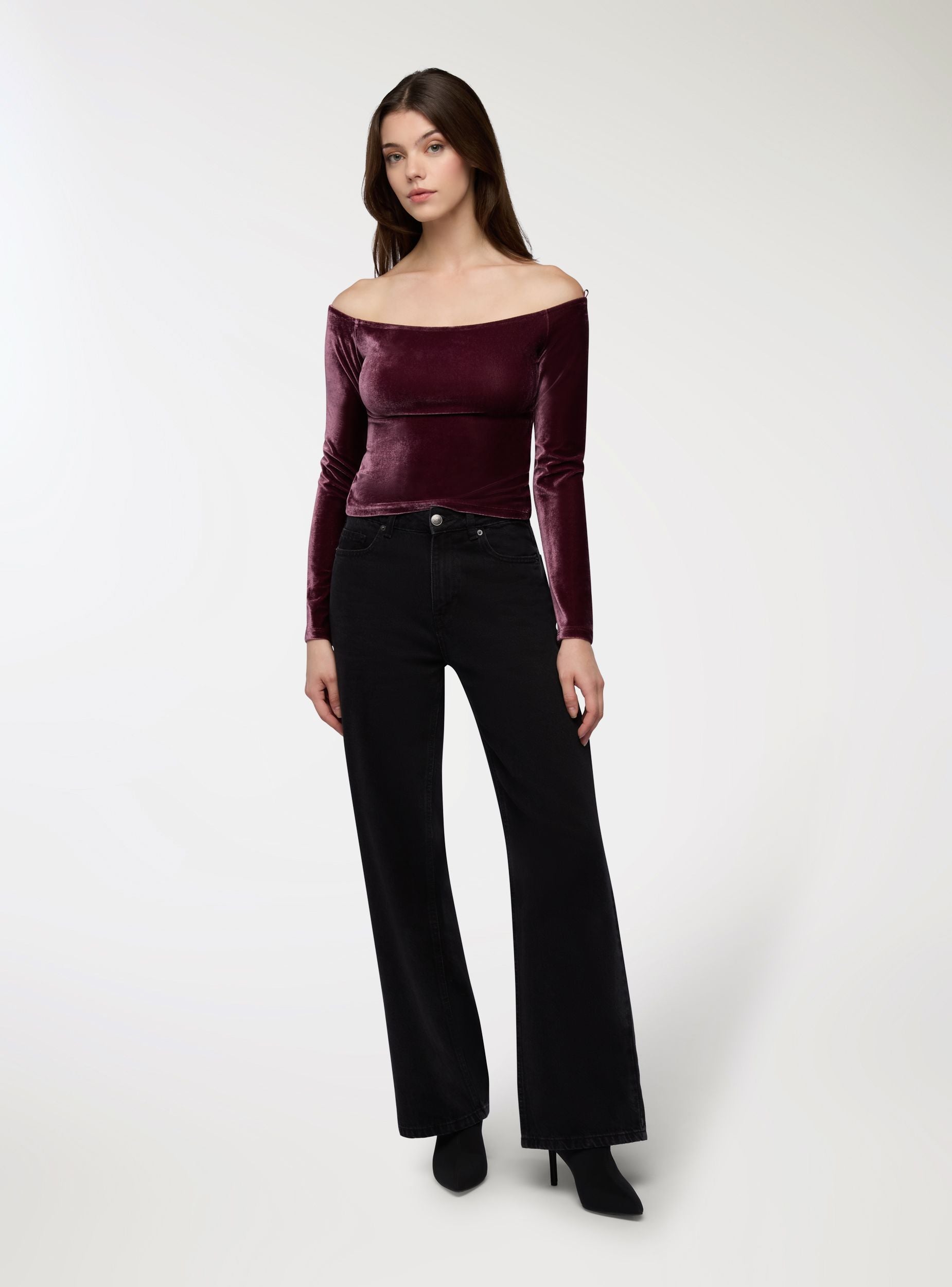 T-shirt crop spalle scoperte in ciniglia donna