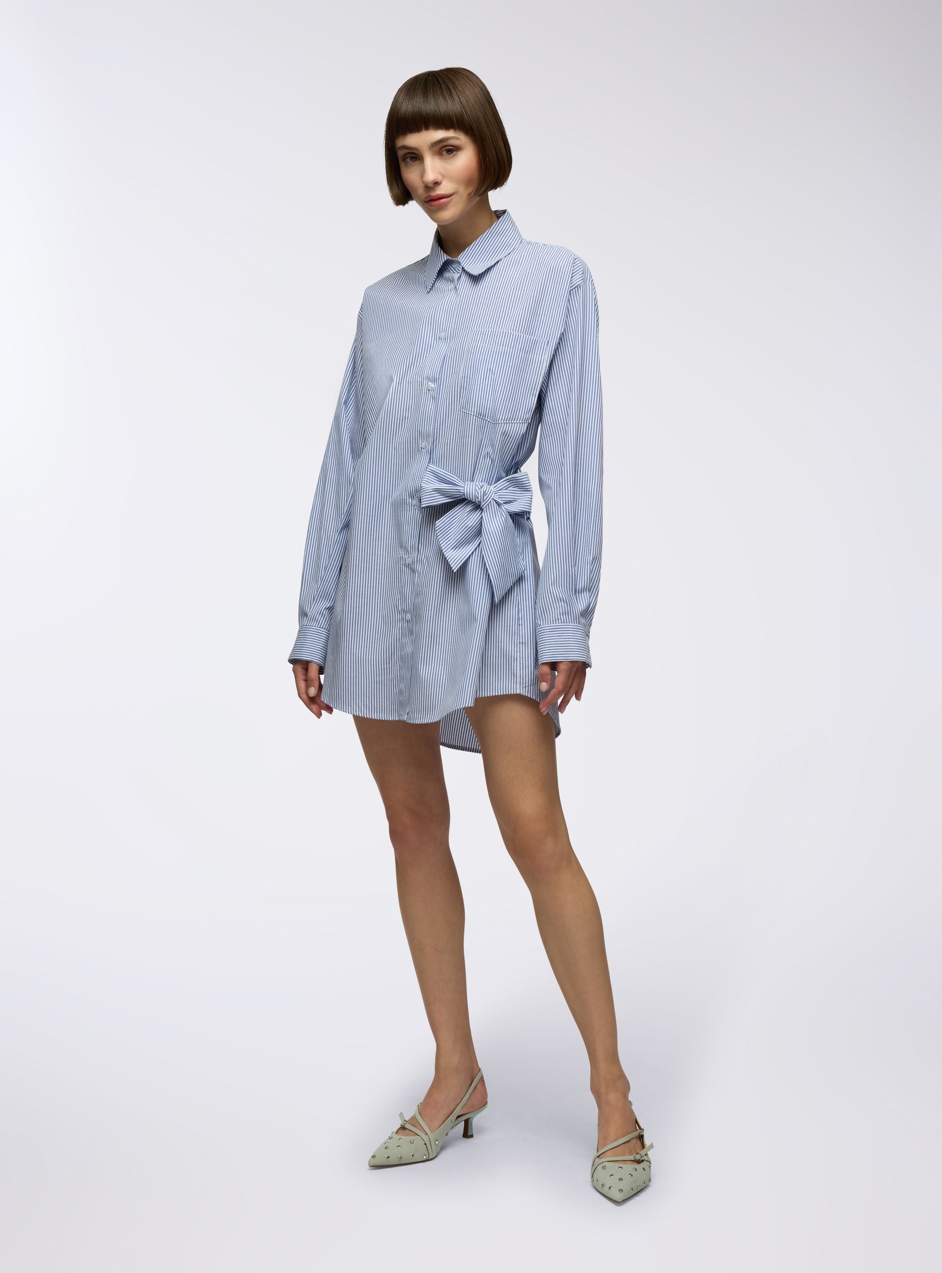 Vestito chemisier a righe con nodo Var celeste donna