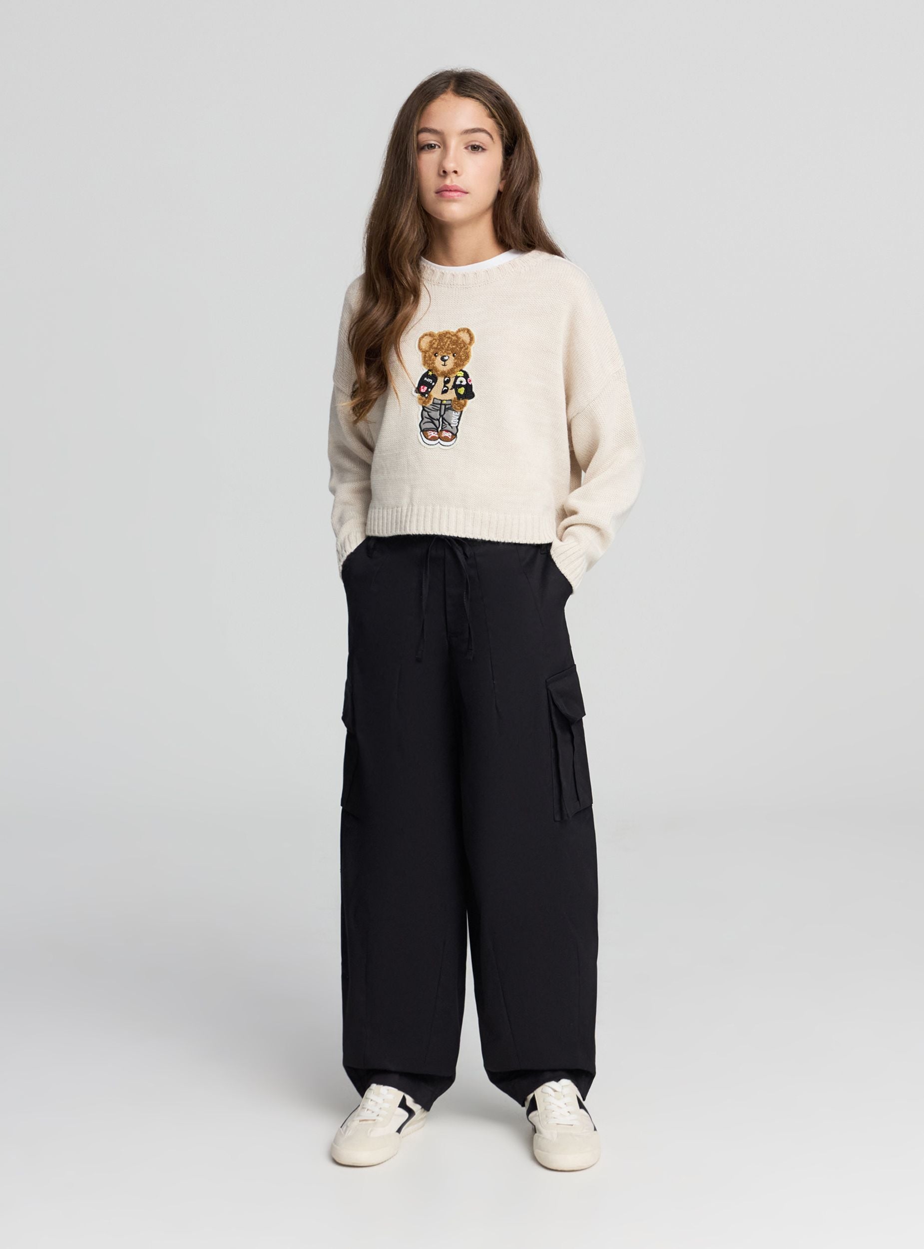 Maglia girocollo con patch orso