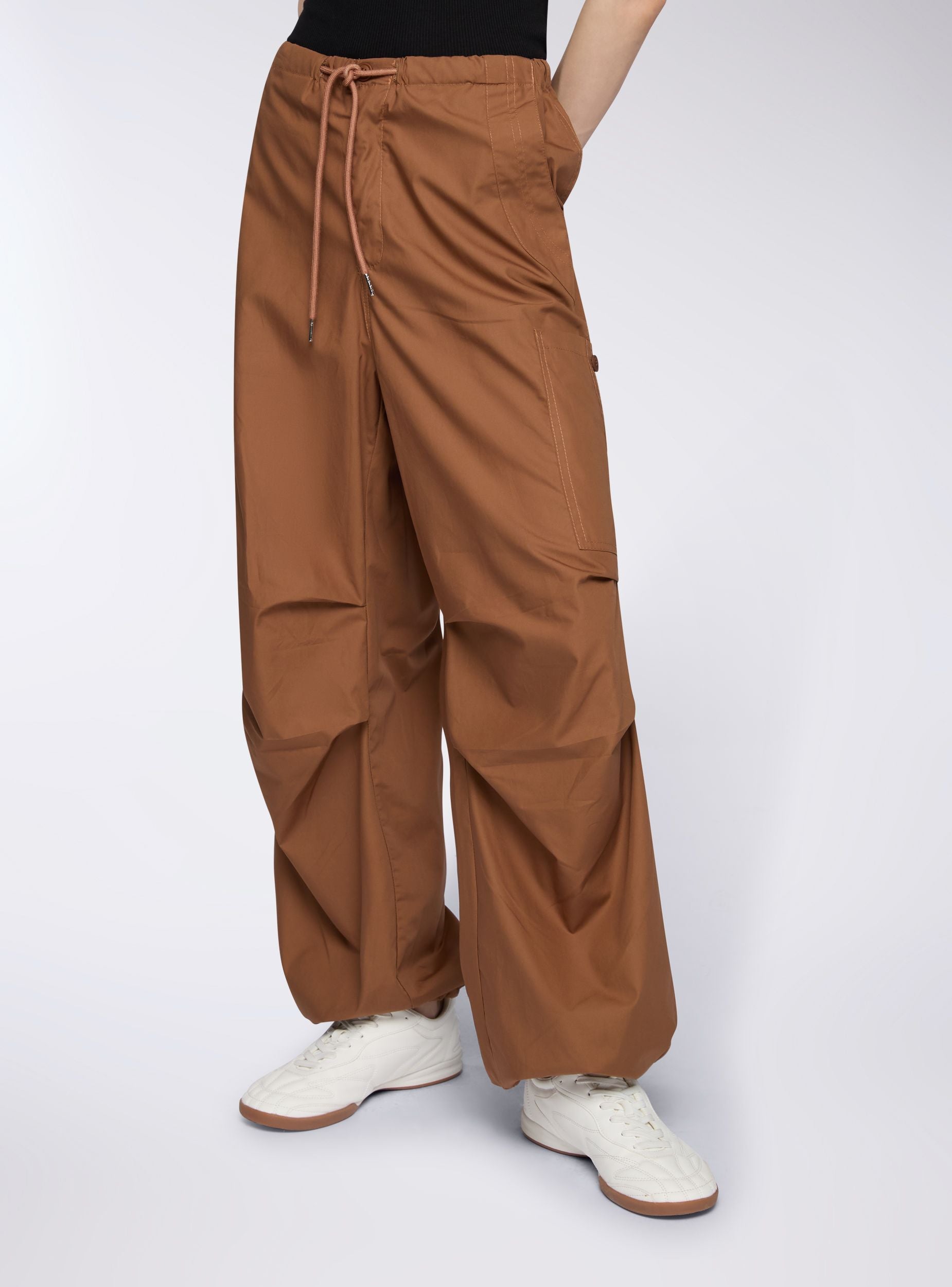 Pantaloni cargo con coulisse Marrone scuro