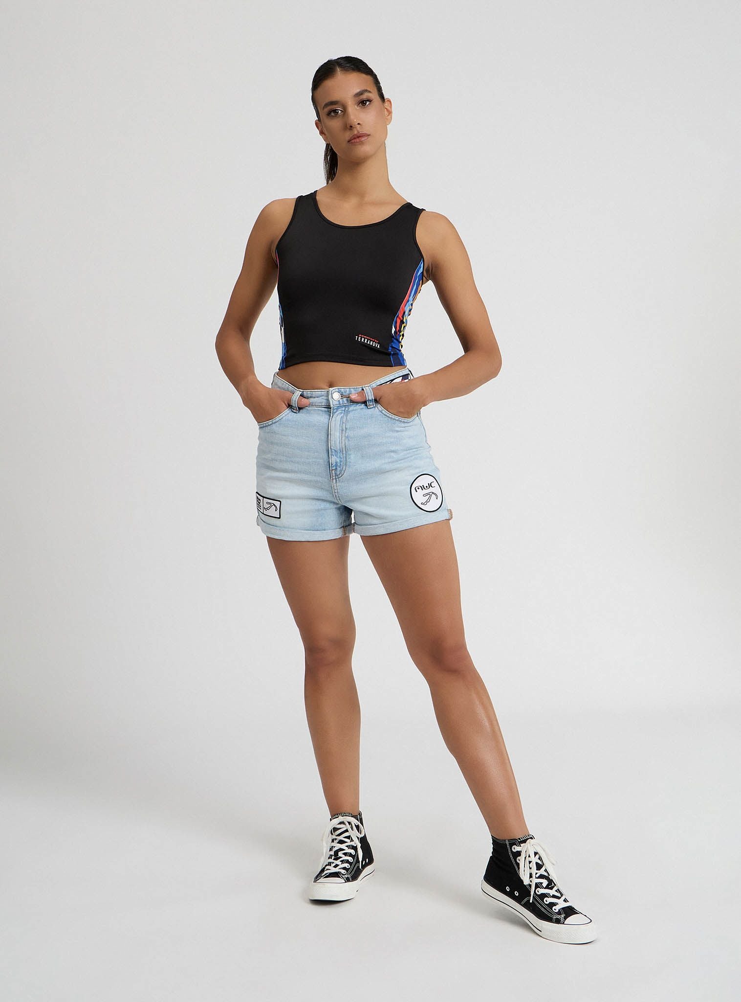 Shorts di jeans con patch MWC Blu denim chiaro