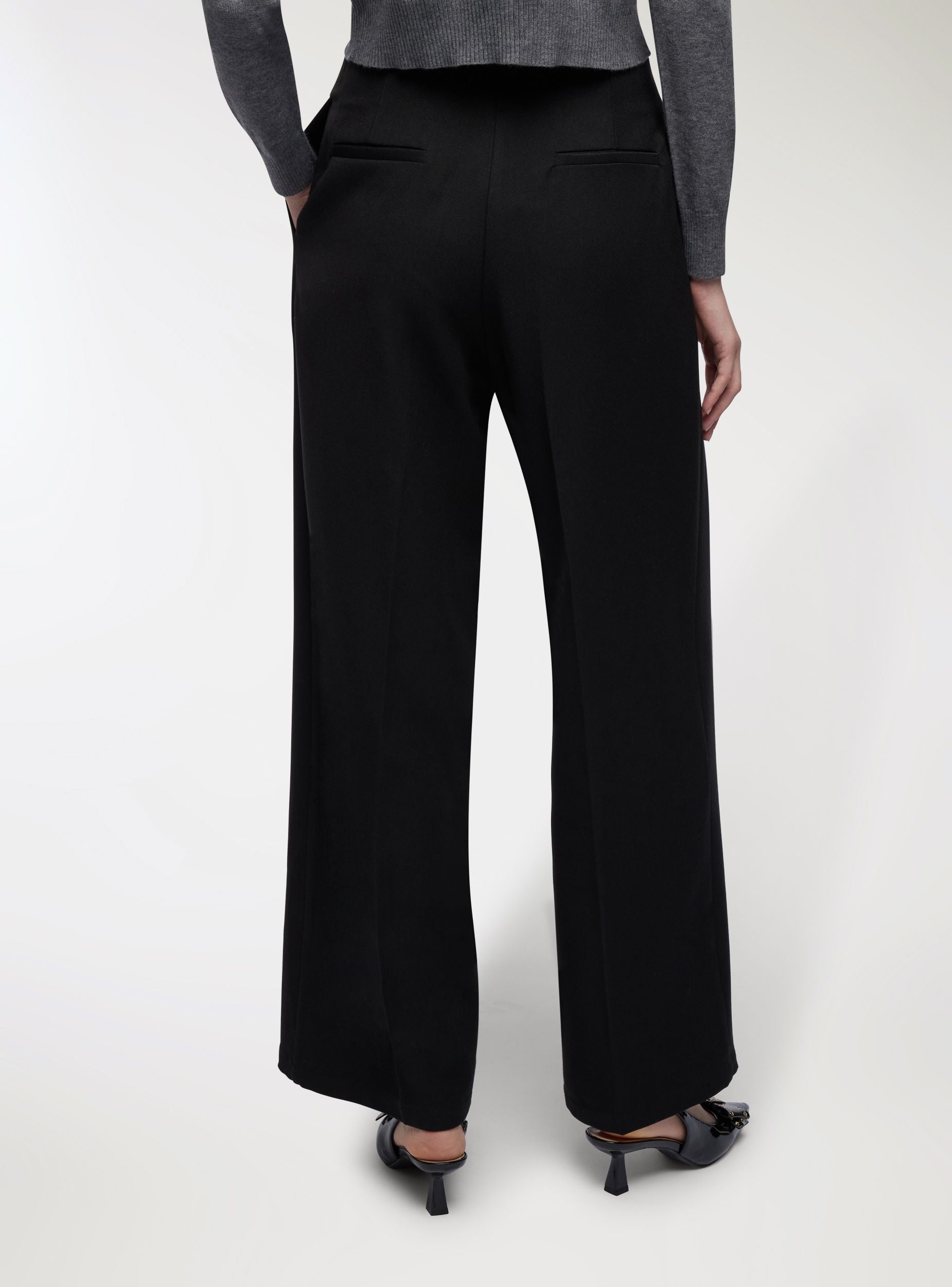 Pantaloni wide leg con pieghe