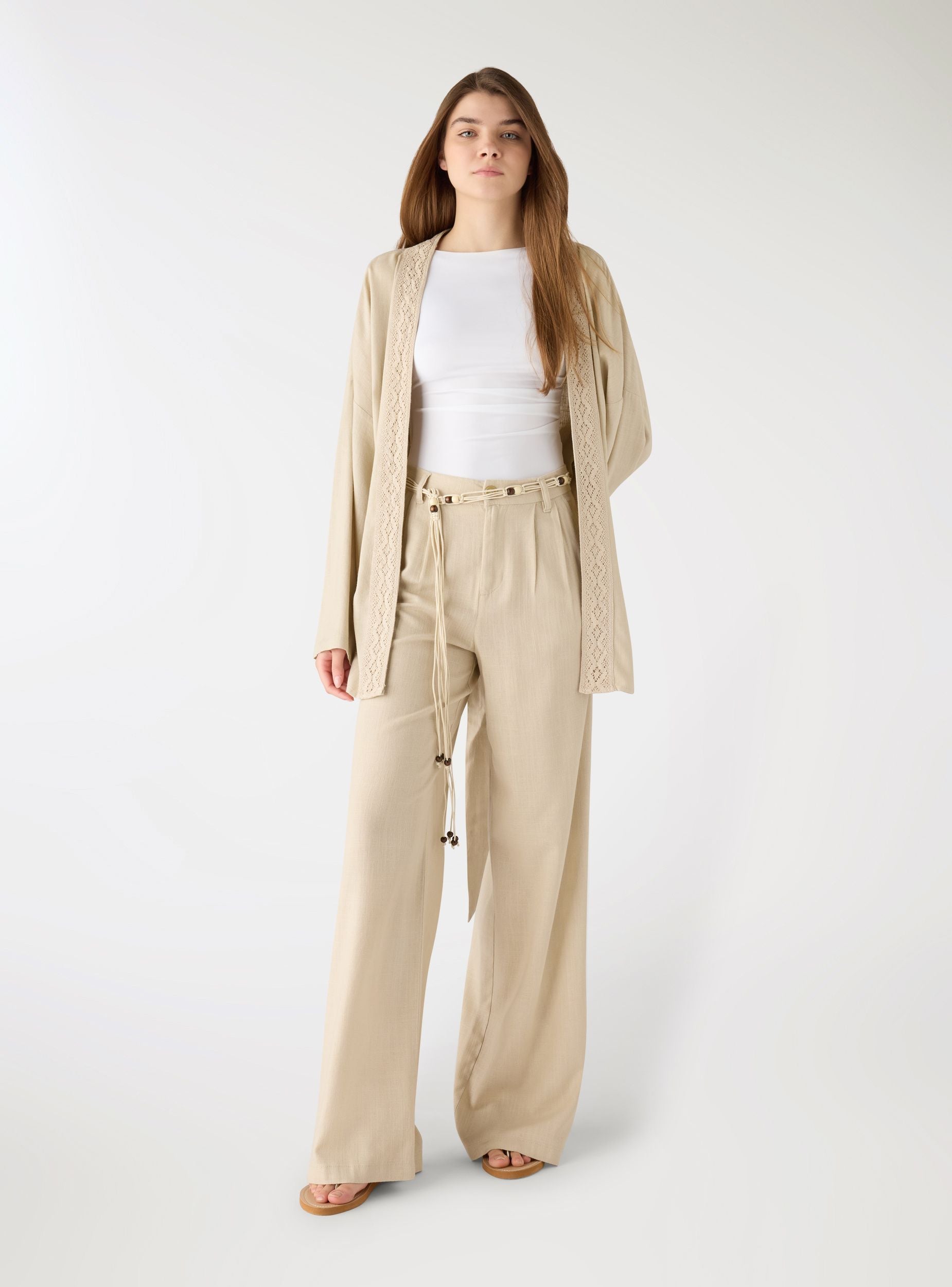 Pantaloni wide leg effetto lino con cintura a perline Beige chiaro