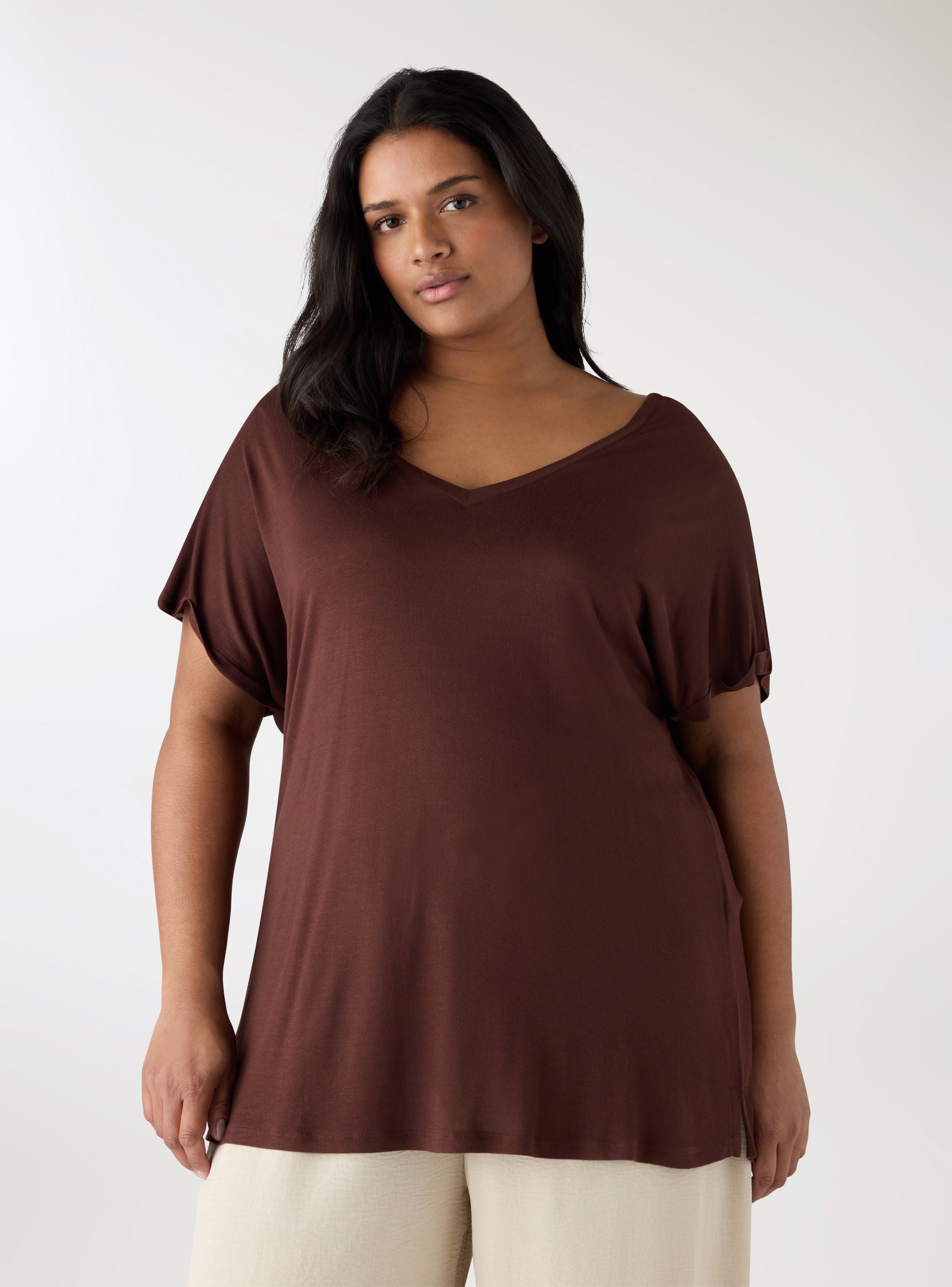 T-shirt con scollo a