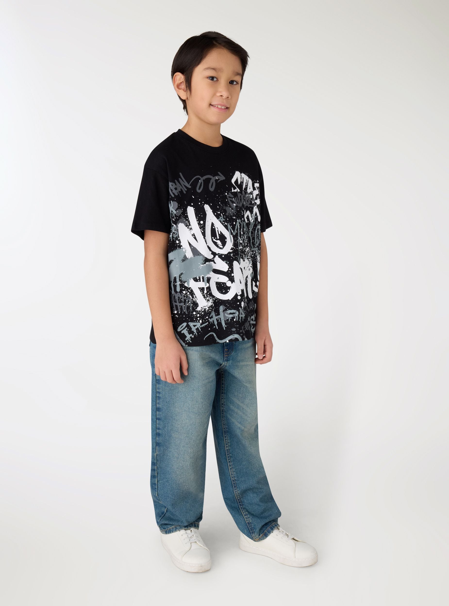 T-shirt con stampa graffiti uomo