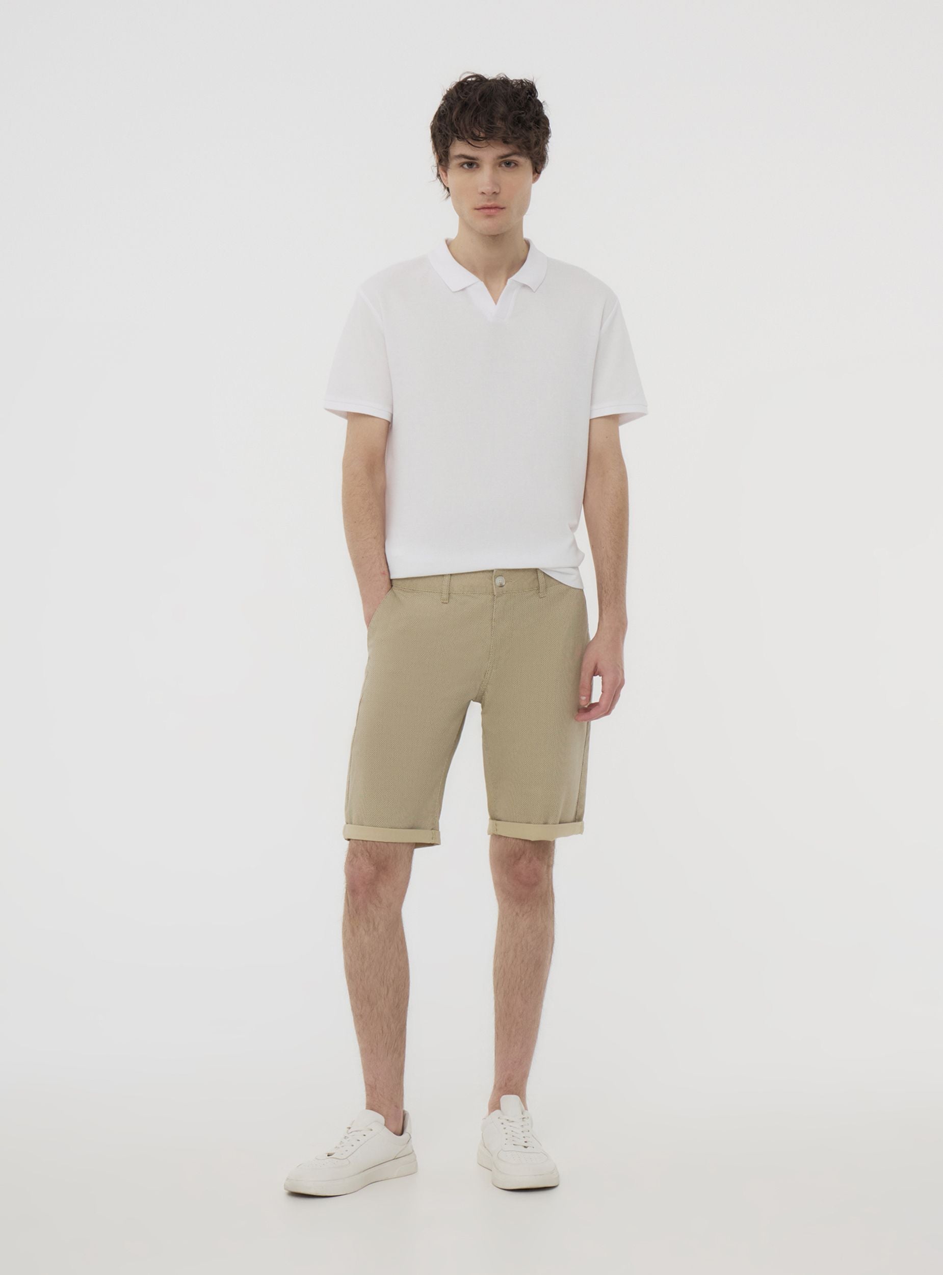 Pantaloncini con microfantasia geometrica Var sabbia