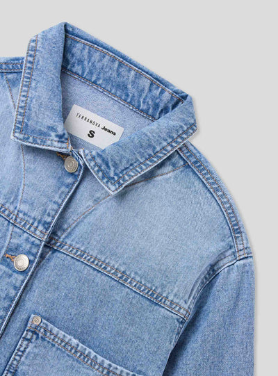 Giubbino in jeans crop con tasche