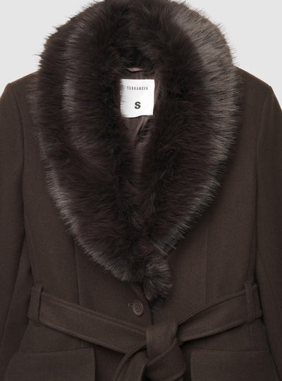 Cappotto lungo con cintura e collo in pelo sintetico