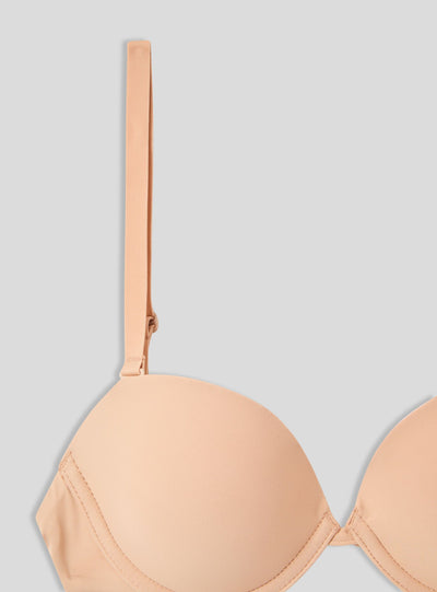 Reggiseno multifunzionale con coppe preformate