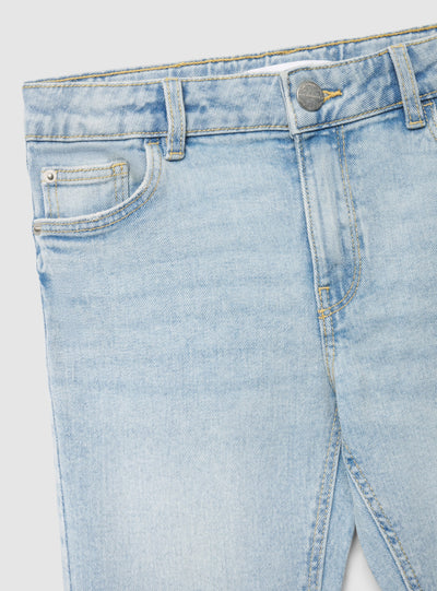 Jeans a zampa con strappi