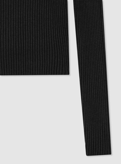 Maglia a costine con scollo a barca