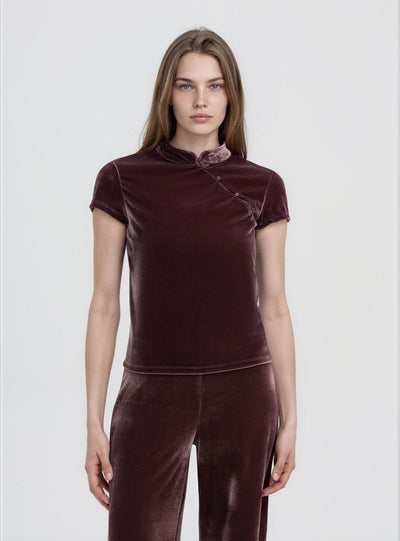 T-shirt con lupetto e bottoni diagonali