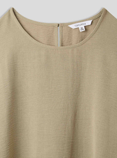Plain short-sleeved blouse