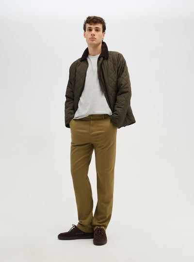 Pantaloni chinos sartoriali con piega