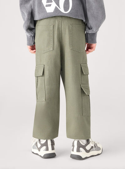 Solid-colour cargo trousers with drawstring waistband