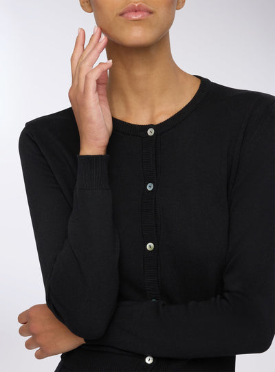 Cardigan tinta unita con bottoni