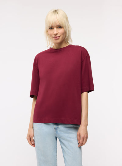 T-shirt over a tinta unita