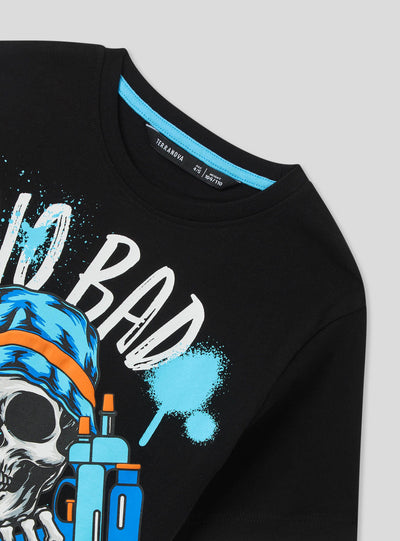 Camiseta con texto y estampado de calavera