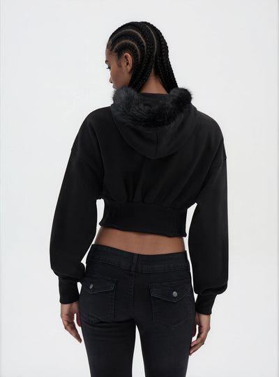 Cropped Sweatshirt mit Reißverschluss und Kapuze, mit synthetischem Fellbesatz