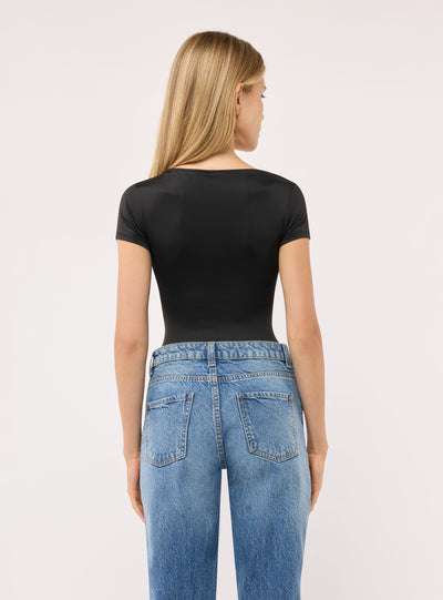 Body con scollo profondo e maniche corte