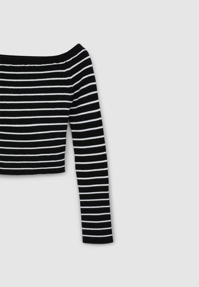 Maglia a righe con spalle scoperte