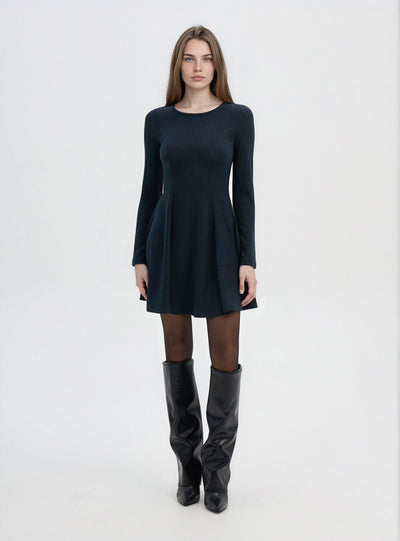 Vestido acampanado de canalé