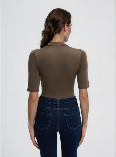 T-shirt body a lupetto a tinta unita