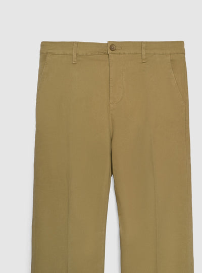 Pantaloni chinos sartoriali con piega