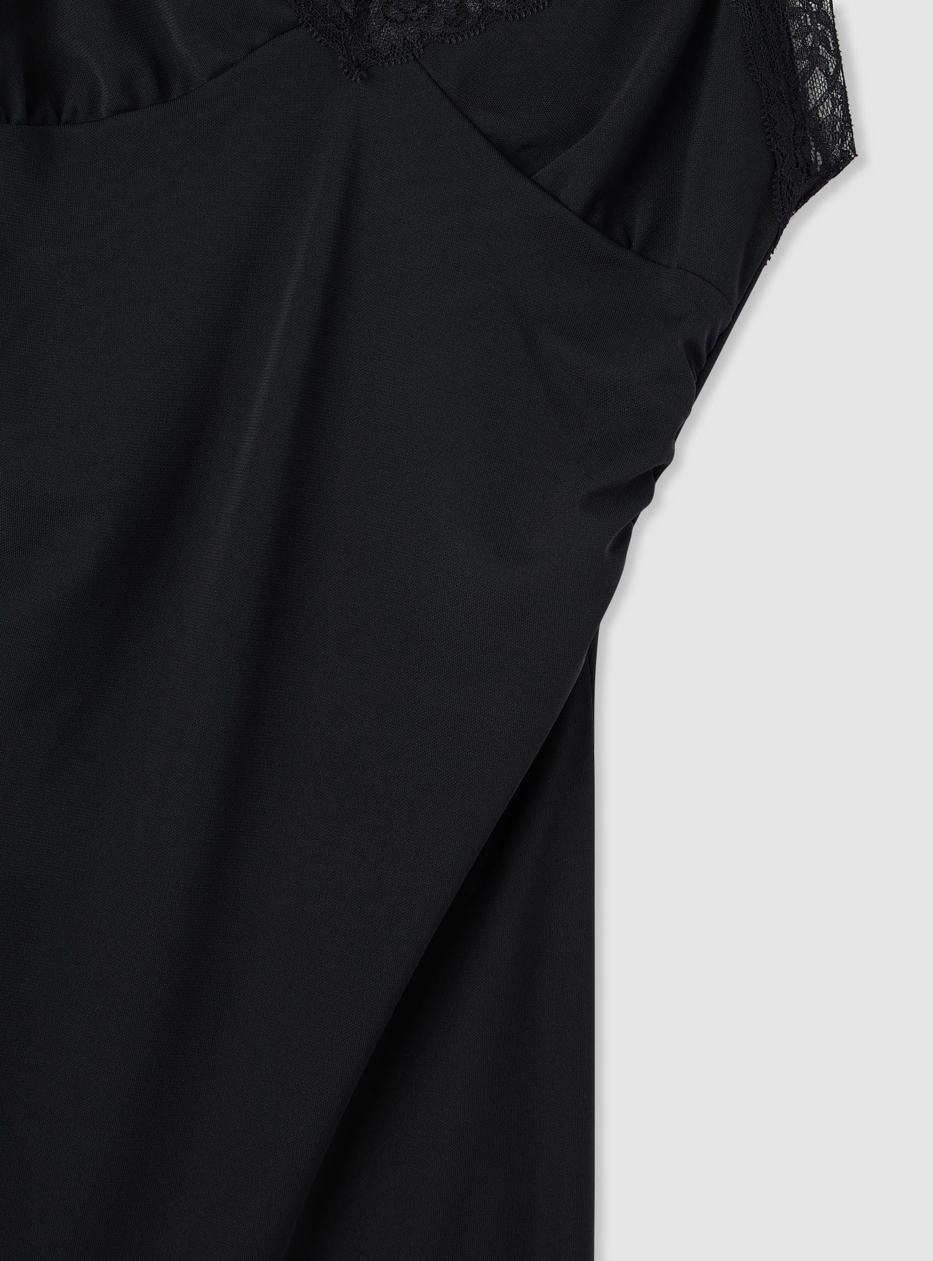 Short sheath dress with lace trim - Terranova Short sheath dress with lace trim - Terranova