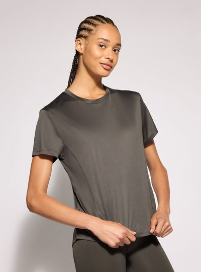 T-shirt sportiva over a tinta unita