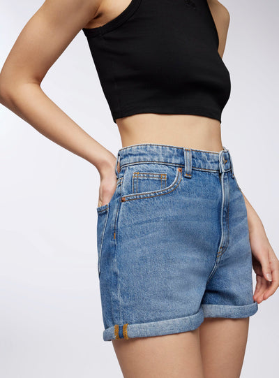 Shorts di jeans mom fit