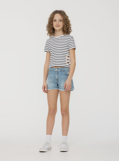 Shorts di jeans sfrangiati con strappi