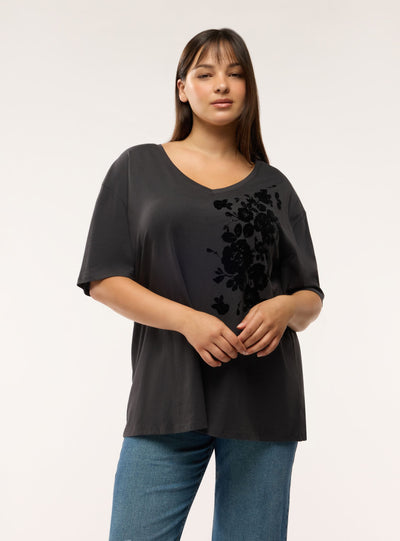 T-shirt con scollo a V e stampa floreale