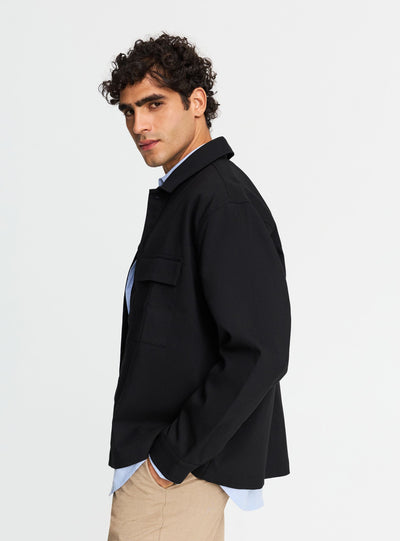 Camicia boxy tinta unita con tasche