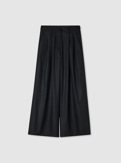 Wide-leg trousers with pleats