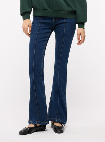 Jeans a zampa a vita bassa