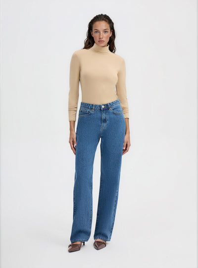 T-shirt a maniche lunghe con collo alto