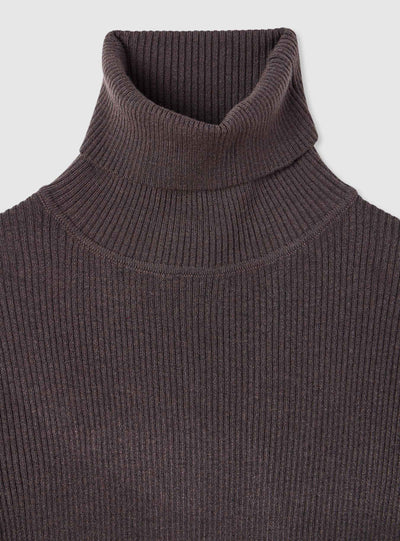 Solid colour ribbed turtleneck sweater