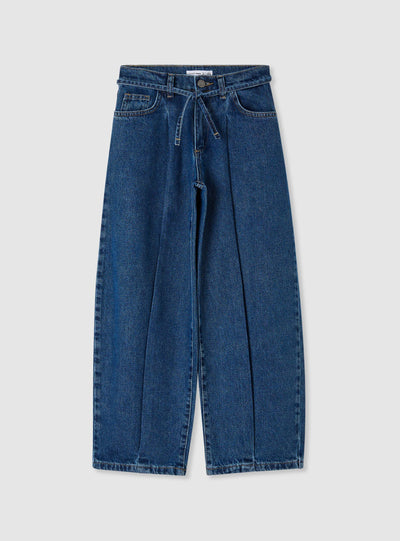 Balloon jeans with pleats and belt