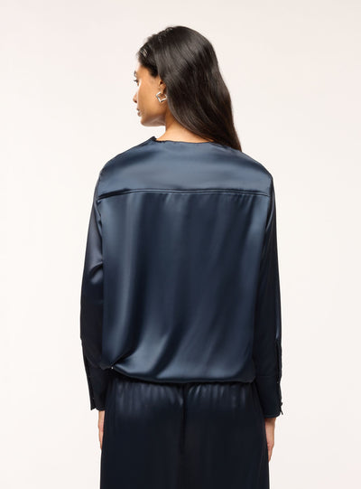 Camicia in satin con collo coreano e arriccio