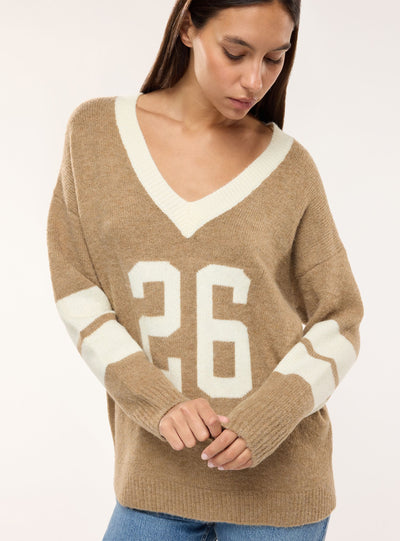 Maglia con scollo a V e numero intarsiato