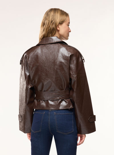 Trench corto con cintura