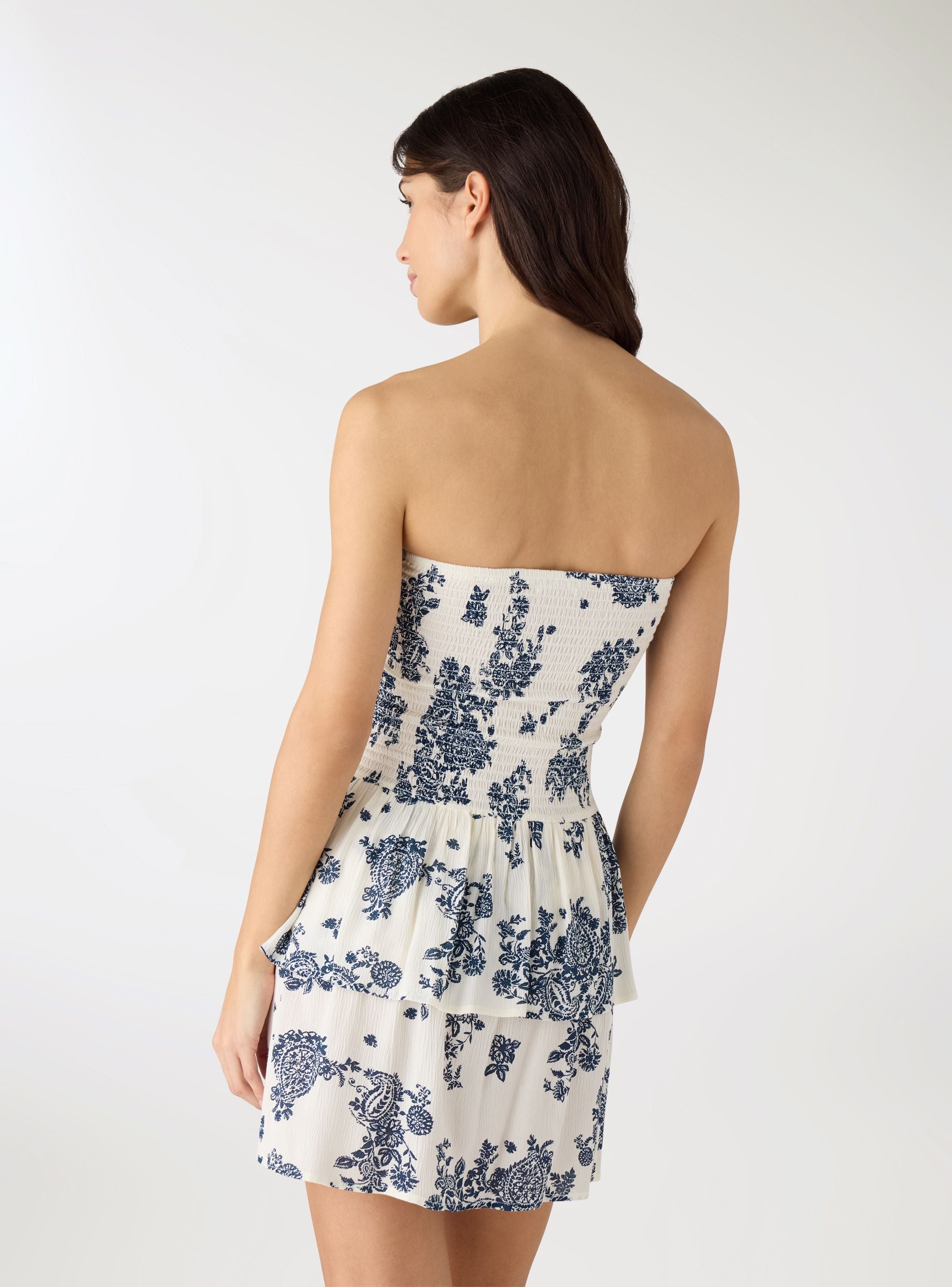 Strapless dress with floral print and ruffles Strapless dress with floral print and ruffles